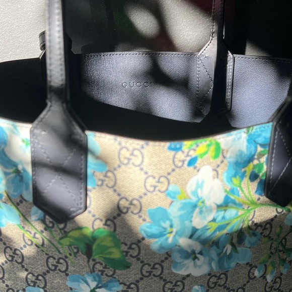 Gucci | GG Blooms Small Reversible Tote - Picture 7 of 14
